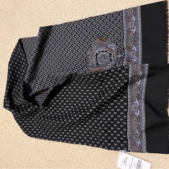 Warm Layered Scarf - Picture 6 of 7